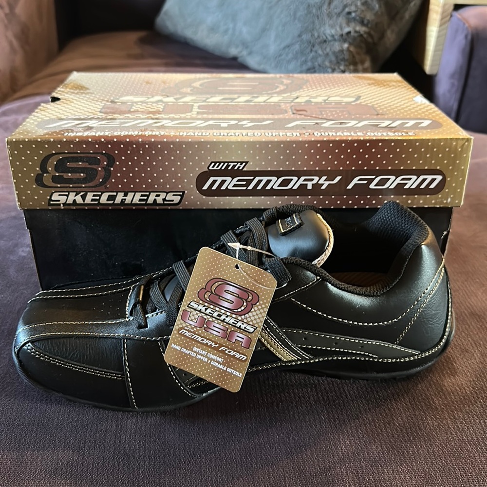 NWT Men’s Sketchers